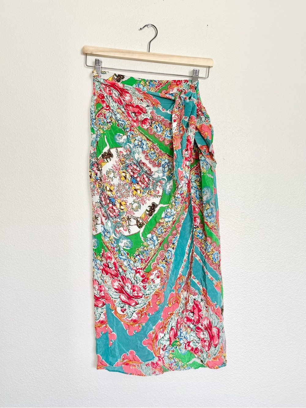 Anthropologie 100% Silk Wrap Skirt Size 4 | Maeve